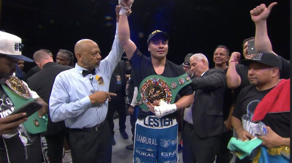 Lester Martínez, campeón mundial interino del CMB, tras su victoria en California. Foto Facebook/ Federación Nacional de Boxeo