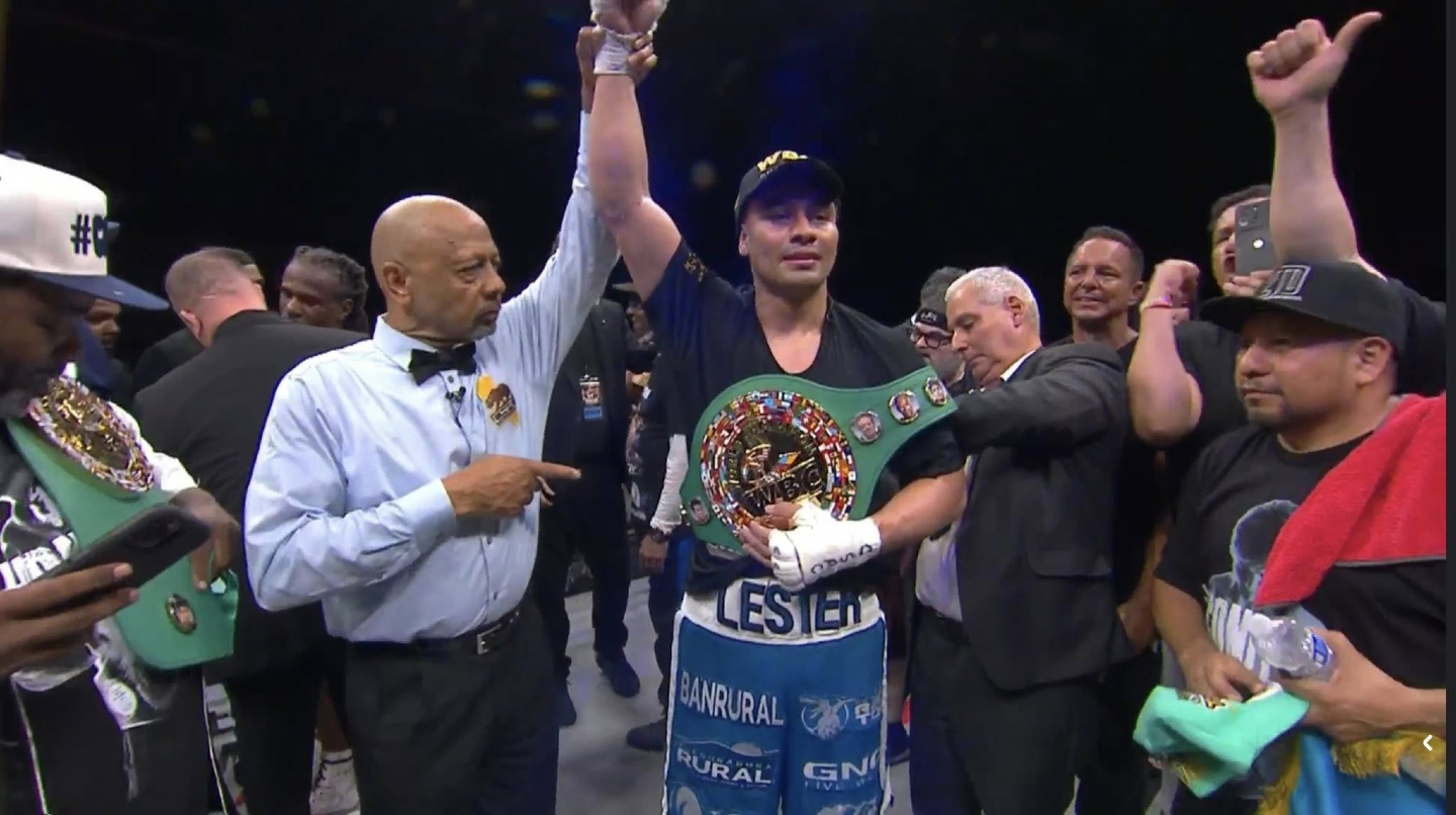 Lester Martínez, campeón mundial interino del CMB, tras su victoria en California. Foto Facebook/ Federación Nacional de Boxeo